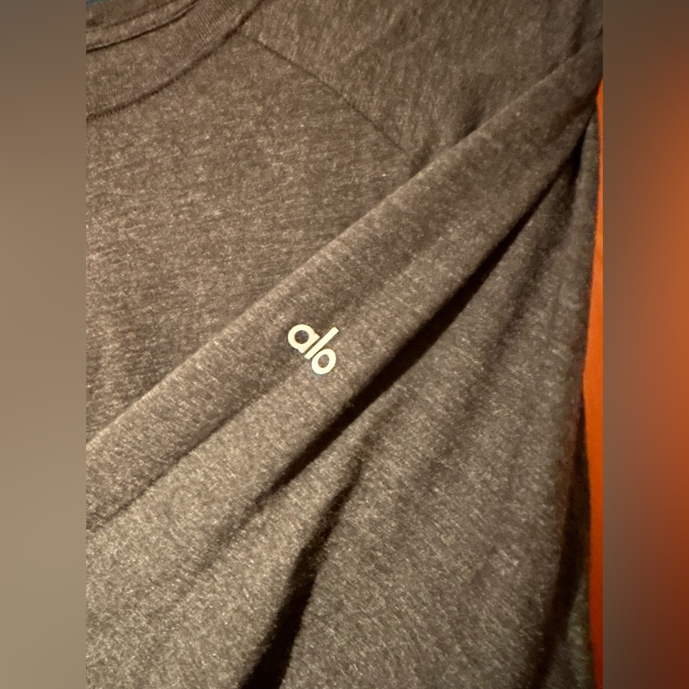 Alo Yoga Shirt